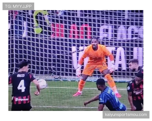 禁区手球判罚争议：什么时候才算故意触球？