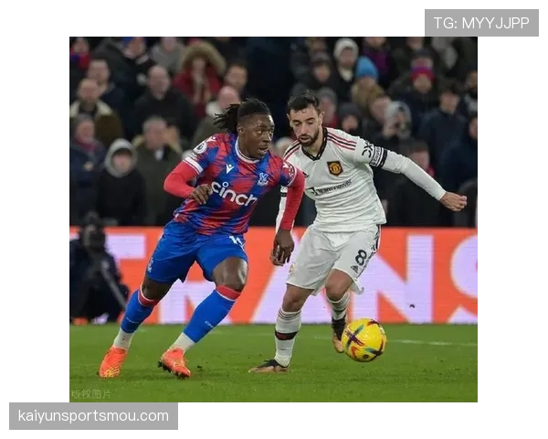 曼联低迷归咎战术混乱？滕哈赫执教危机或将引发球队下滑！