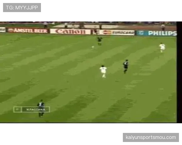 门将接回传球规则详解：何时判定犯规为何不同？